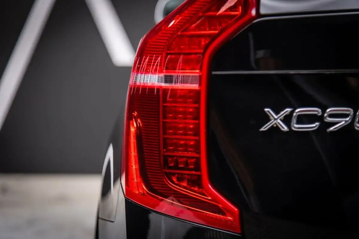 2019-volvo-xc90-20-t6-r-design-pro-awd-big-45