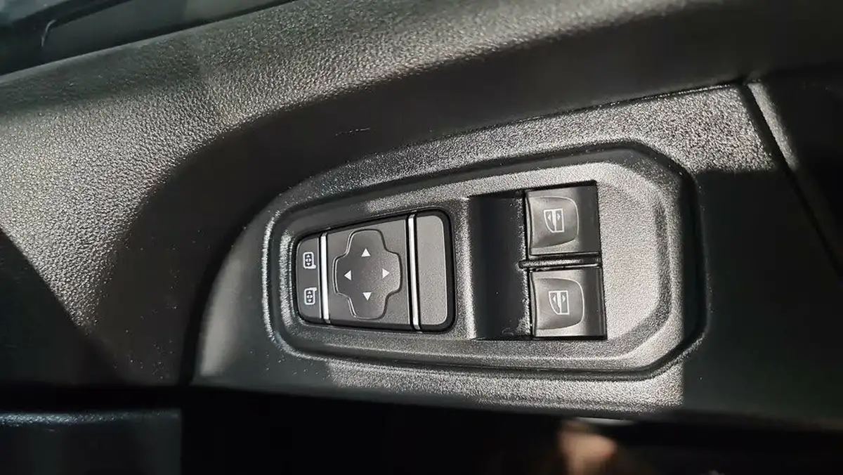 2023-renault-trafic-20dci-sl28-130-business-big-22