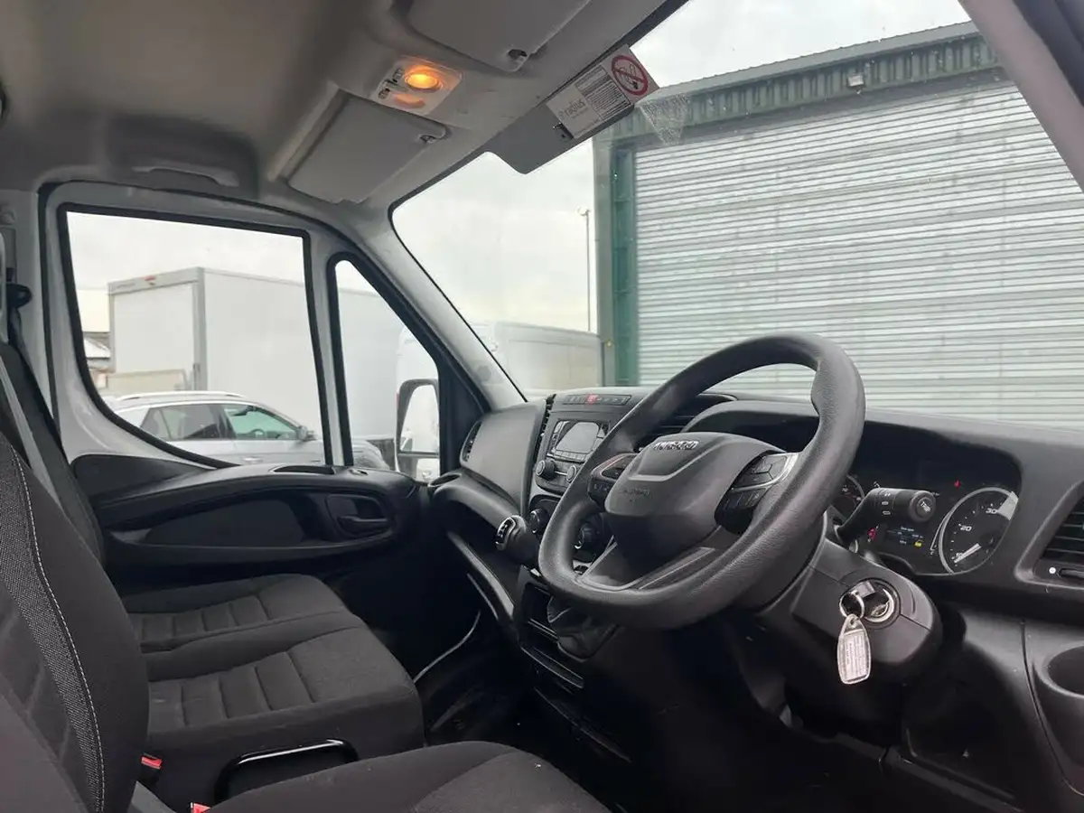 2022-iveco-daily-s-class-23td-35s14v-business-3520mm-h2-136pseu6dt-big-9