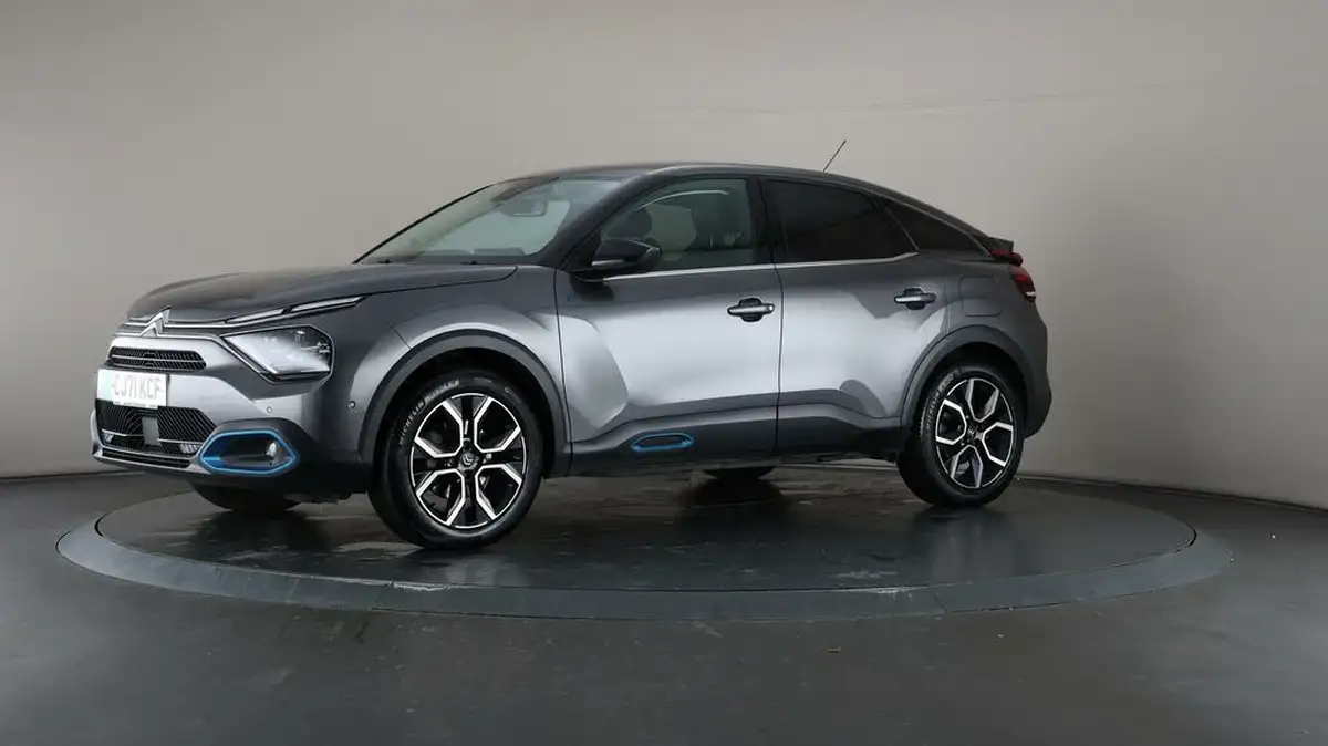 2022-citroen-c4-e-shine-big-32