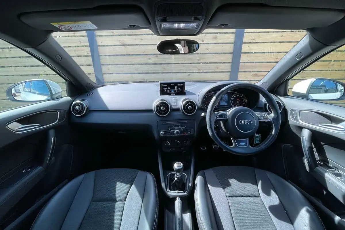 2017-audi-a1-14-tfsi-s-line-125ps-sportback-5d-big-2
