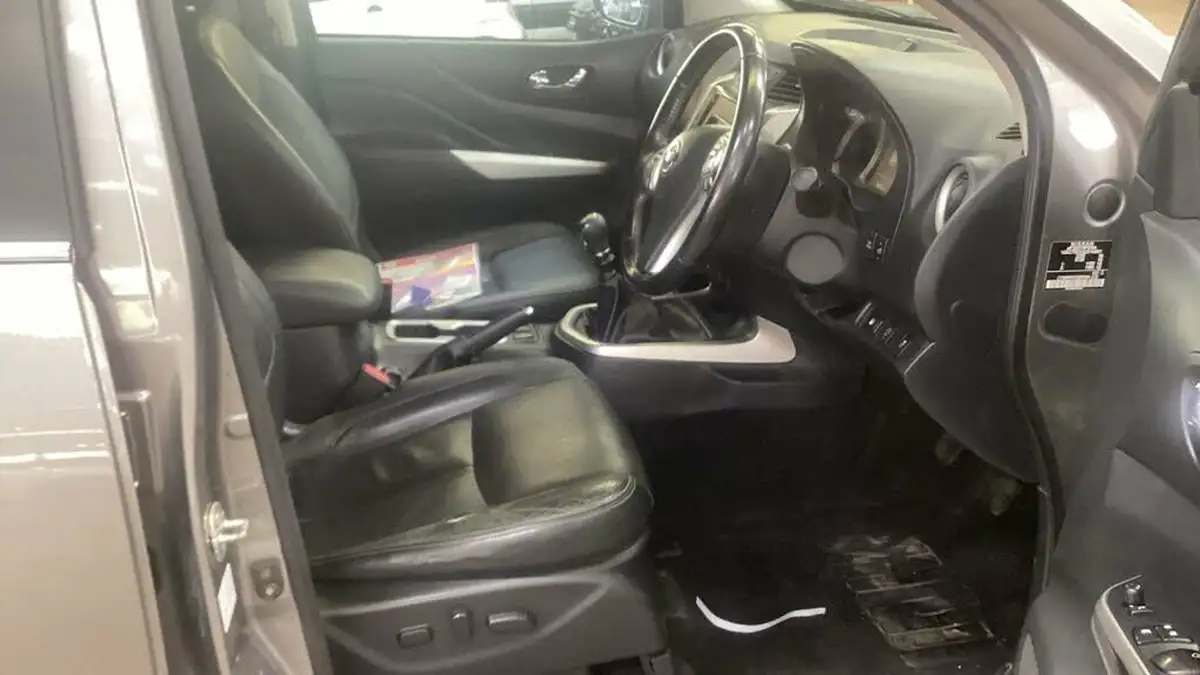 2020-nissan-navara-23dci-tt-tekna-8-navileather-big-8