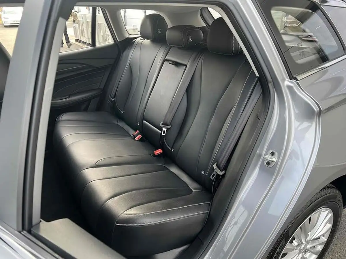 2022-mg-mg5-e-exclusive-ev-long-range-big-26