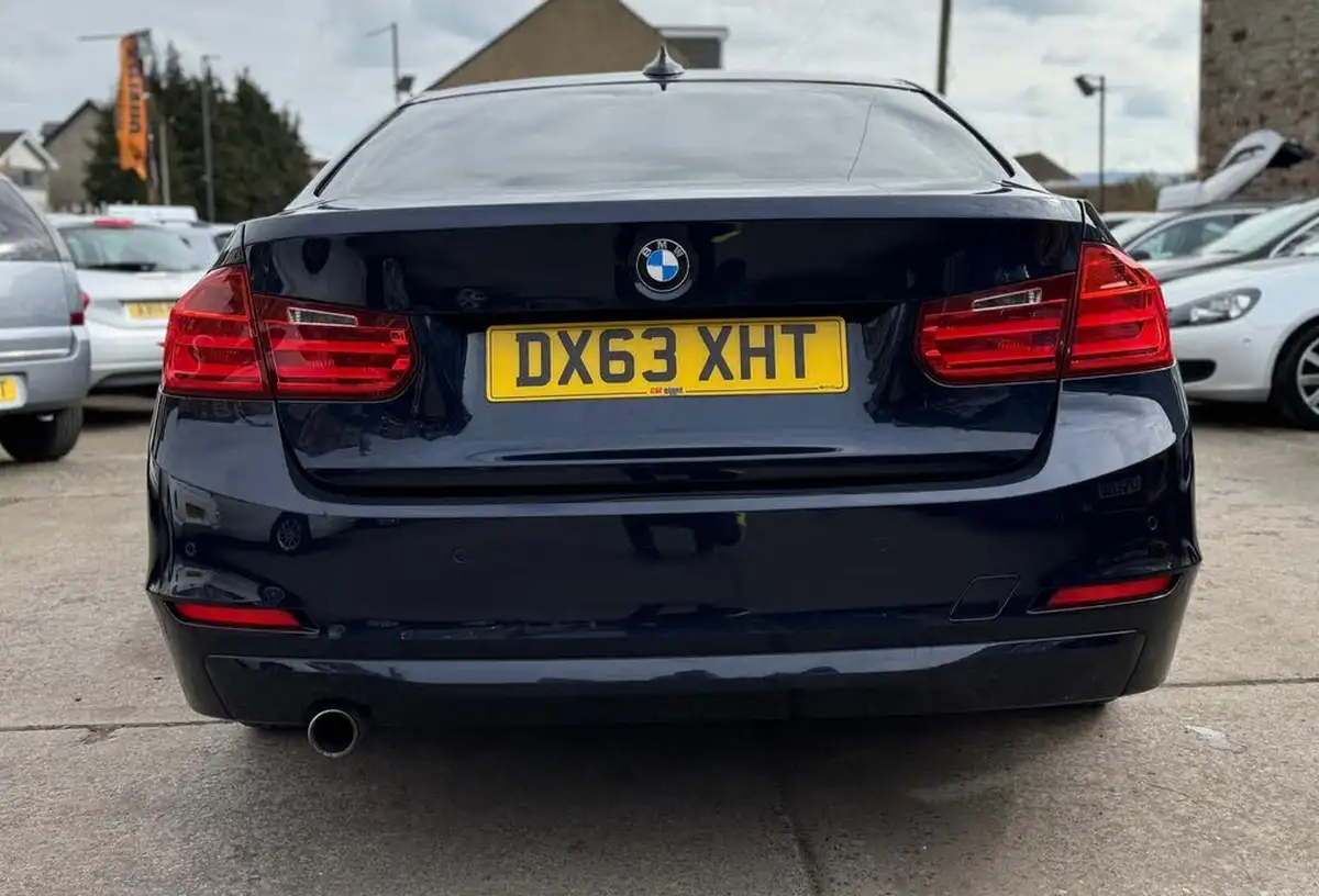 2013-bmw-3-series-20td-320d-efficientdynamics-163bhp-efficientdynamics-ss-saloon-4d-big-3