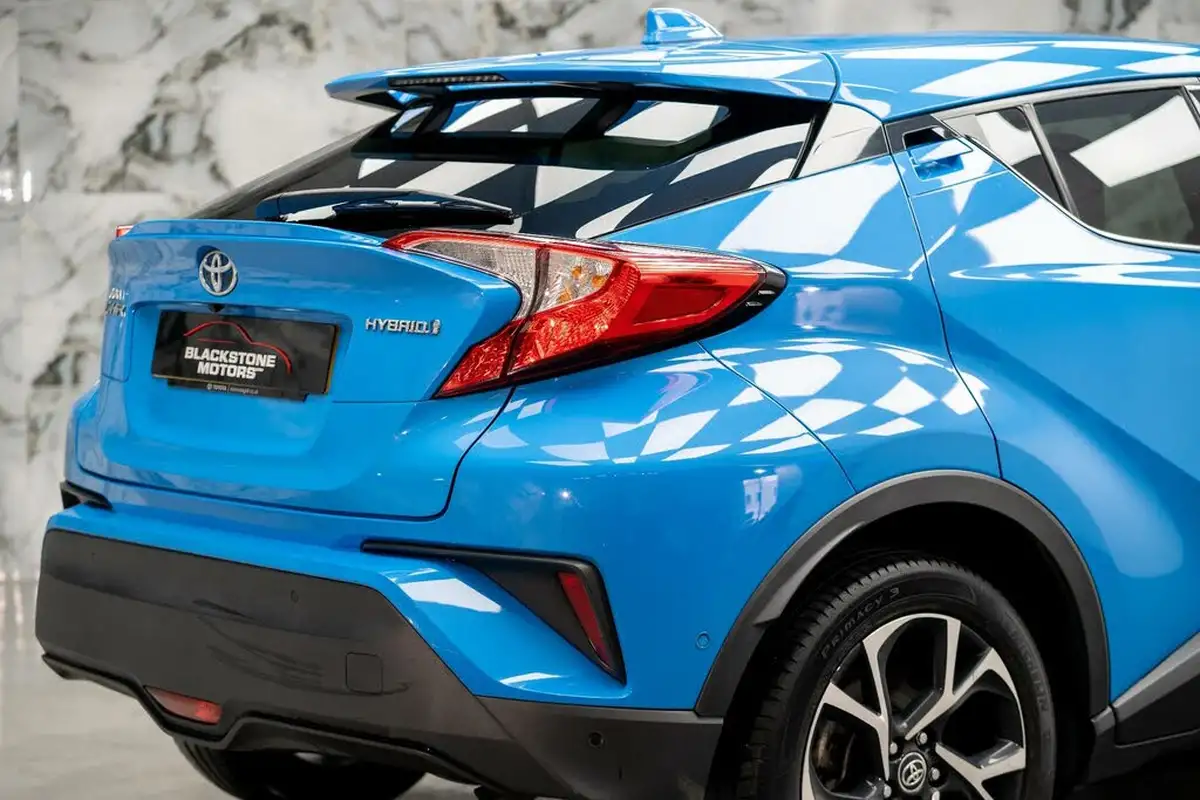 2018-toyota-c-hr-18-vvt-i-design-big-10