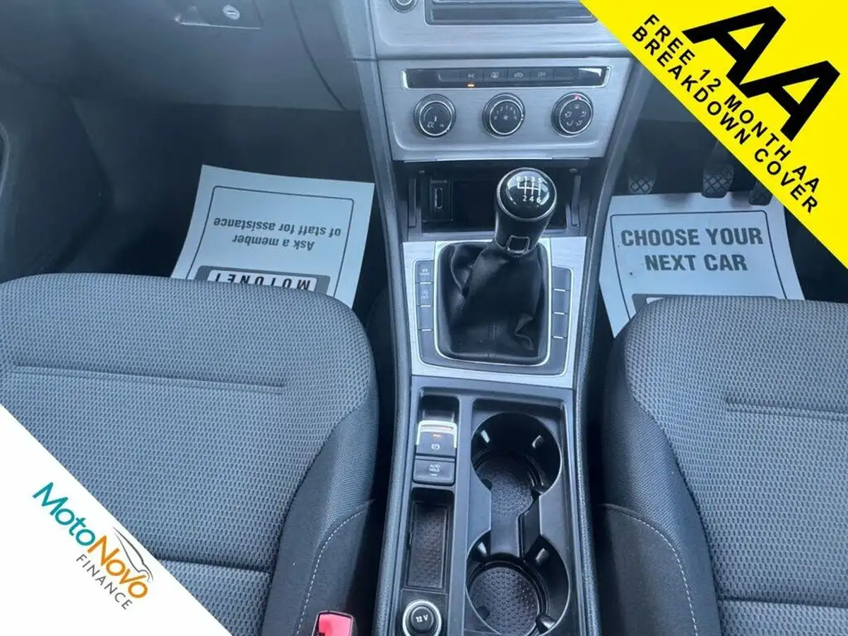 2014-volkswagen-golf-20tdi-se-ss-hatchback-5d-big-14