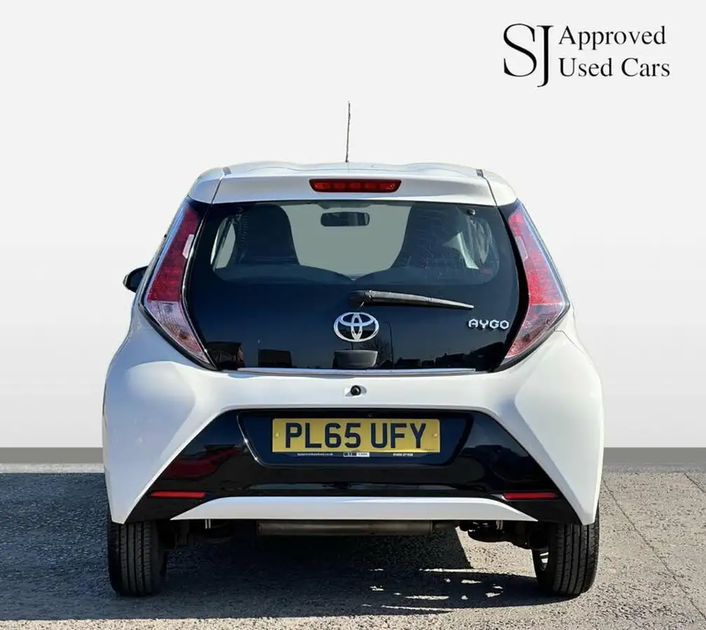 2015-toyota-aygo-10-vvt-i-x-pression-5d-big-5