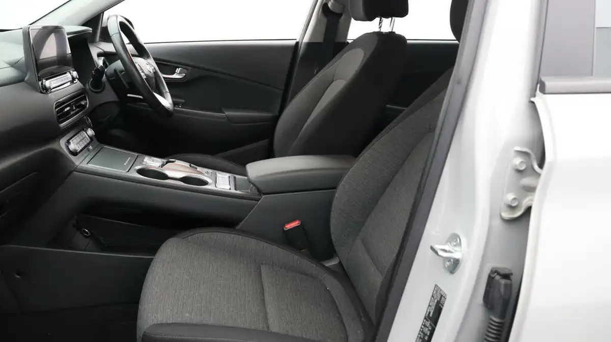 2021-hyundai-kona-e-se-connect-big-13