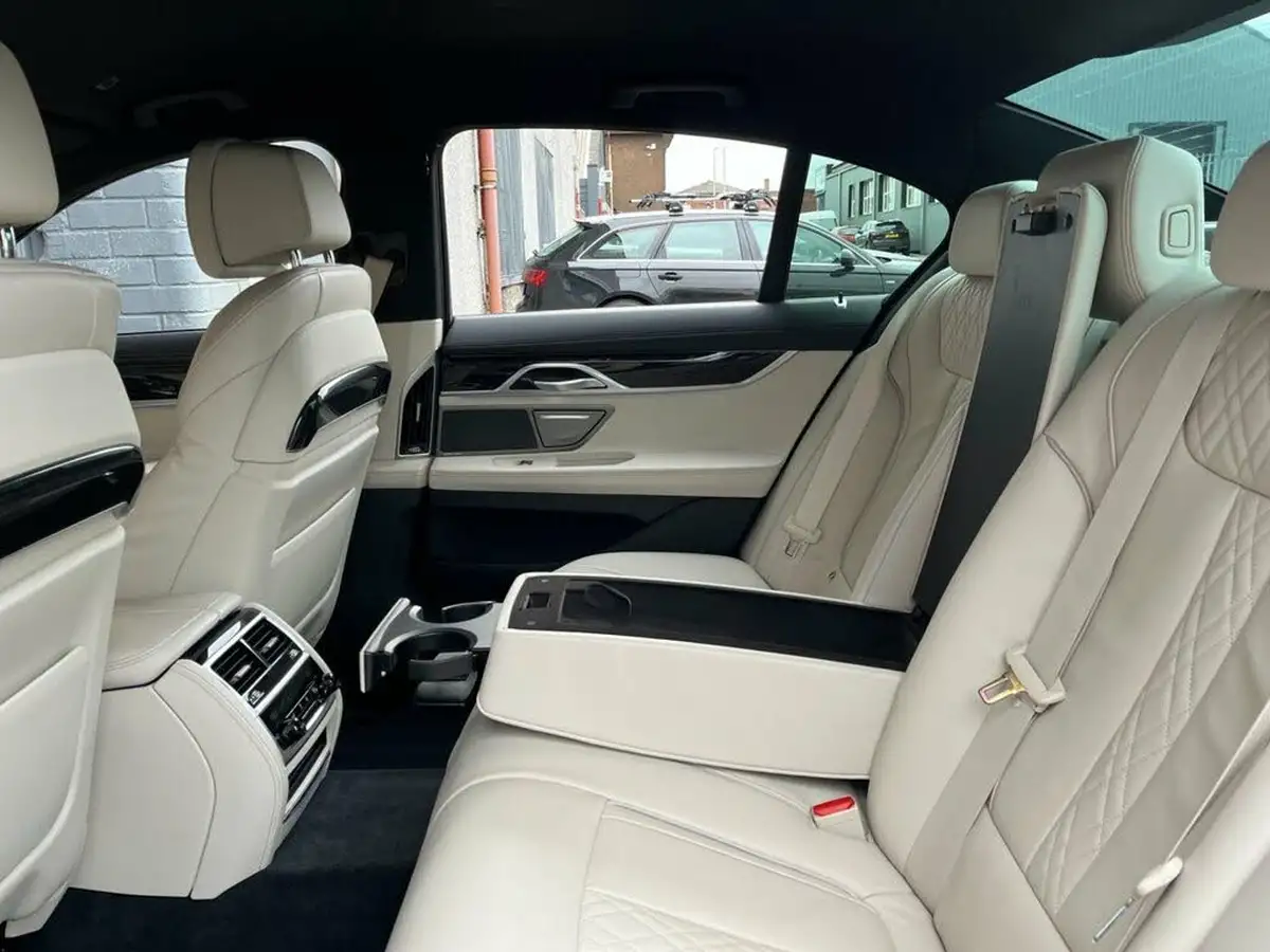 2021-bmw-7-series-30td-730d-m-sport-big-28