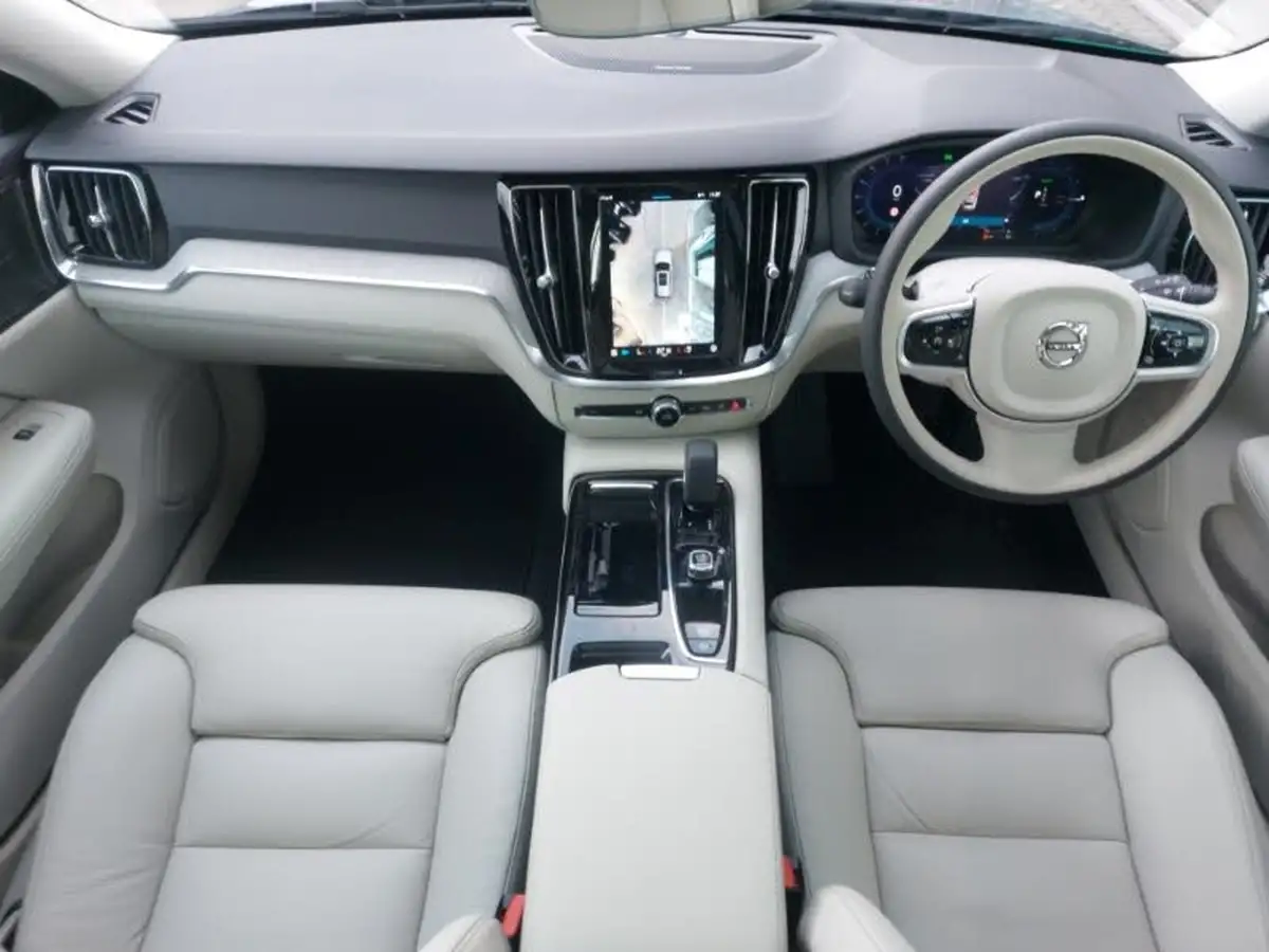 2024-volvo-v60-20-t8-ultra-big-2