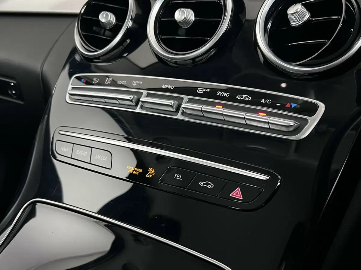 2020-mercedes-benz-c-class-15-c200-sport-premiumss-saloon-4d-big-34