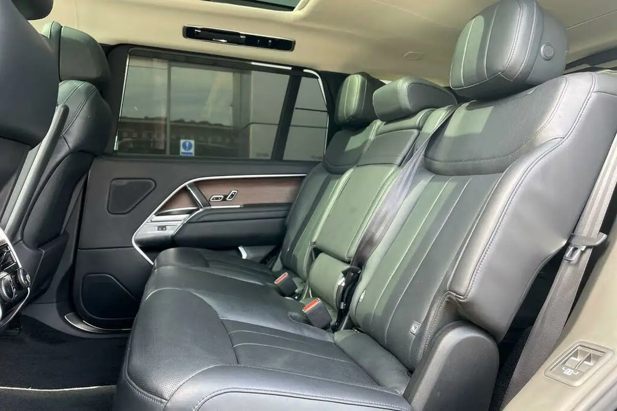 2022-land-rover-range-rover-44-p530-autobiography-lwb-big-47