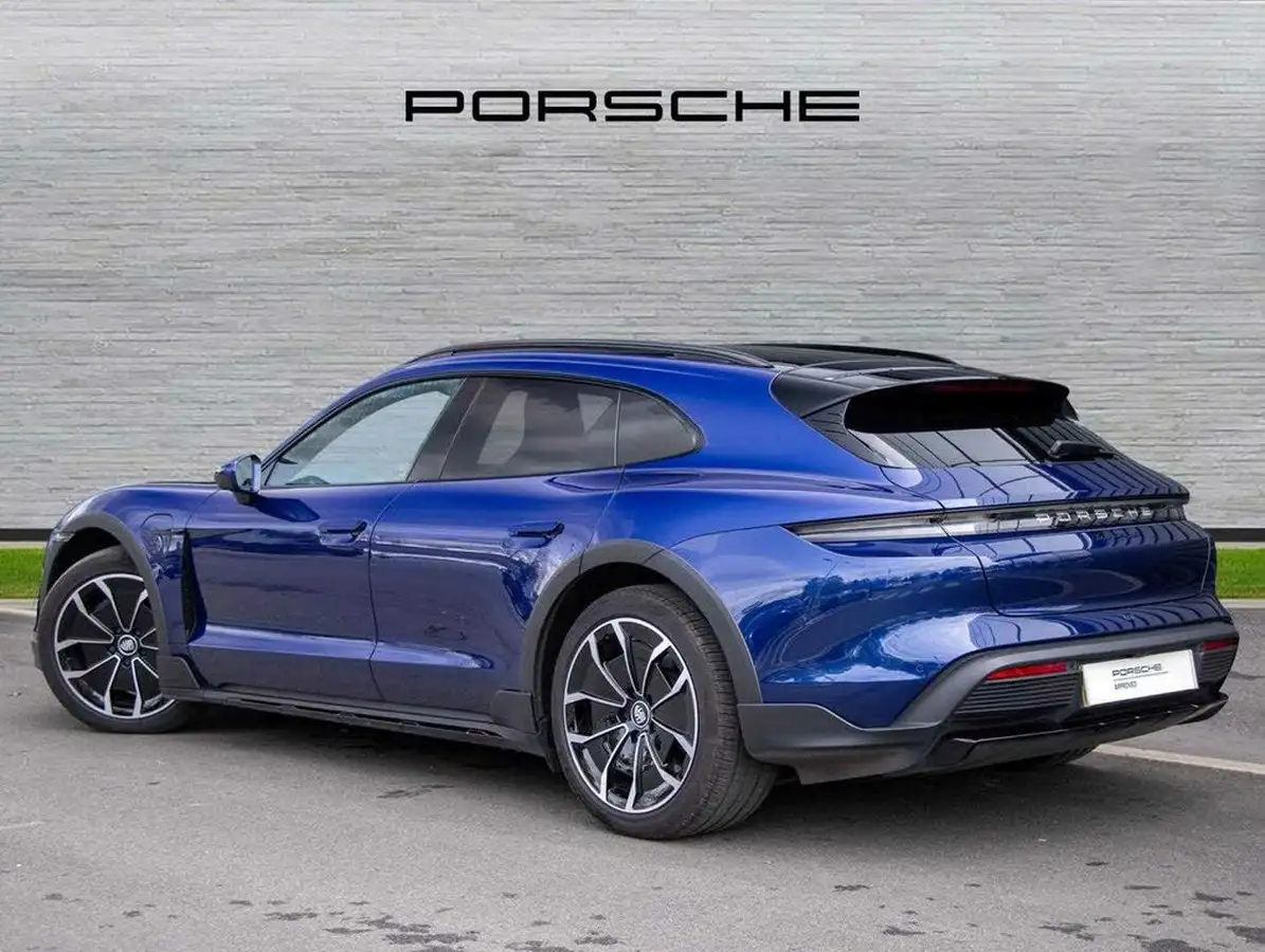 2023-porsche-taycan-e-4-cross-turismo-big-2