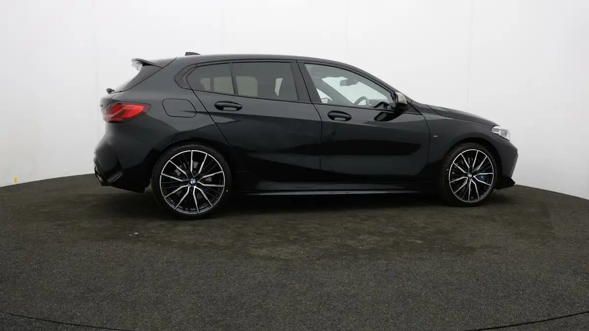 2024-bmw-1-series-20-m135i-xdrive-big-29