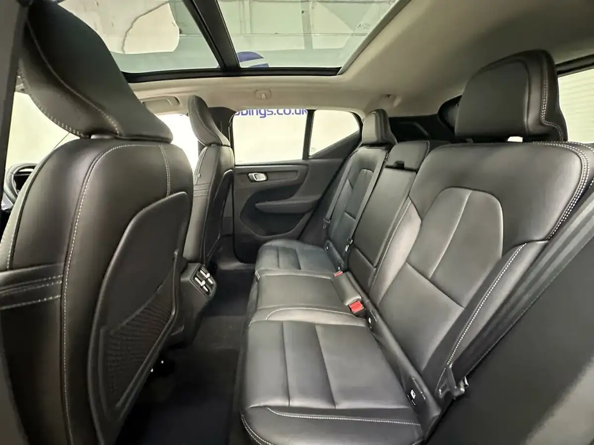 2019-volvo-xc40-20td-d3-momentum-big-24