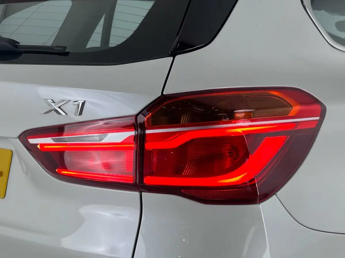2018-bmw-x1-20-xdrive20i-xline-big-7