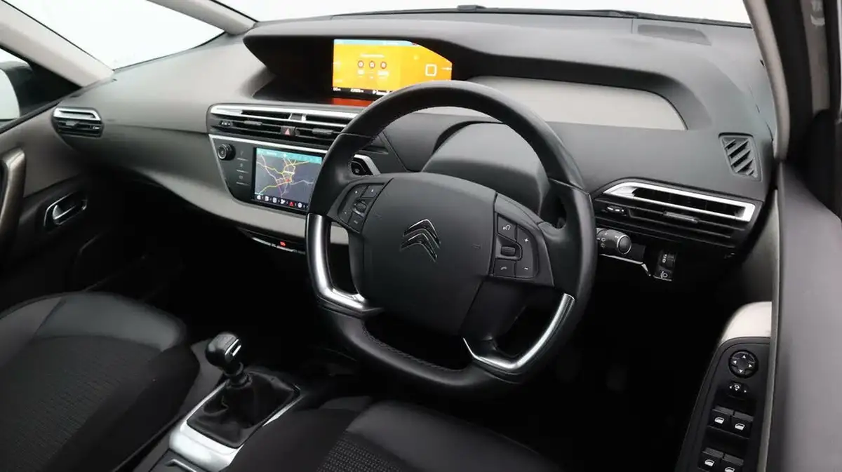 2022-citroen-grand-c4-spacetourer-12-puretech-sense-eat8-big-9