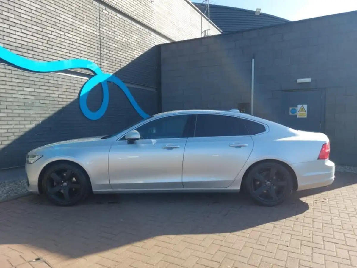 2018-volvo-s90-20td-d4-r-design-big-3