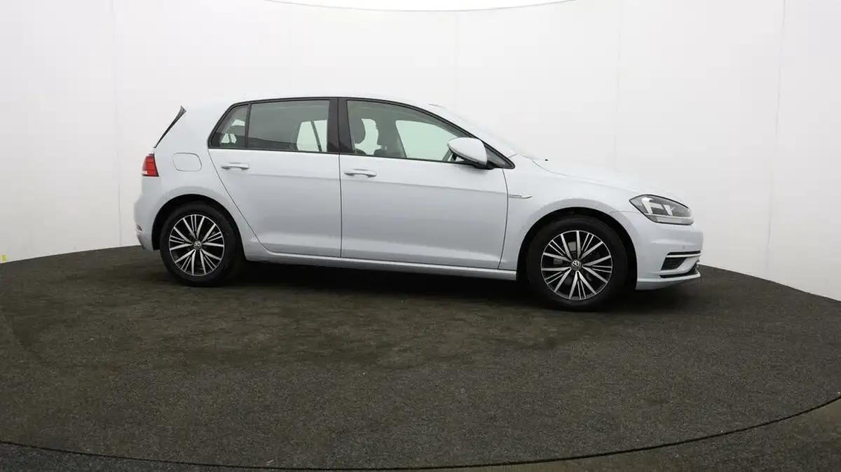 2019-volkswagen-golf-15-tsi-se-130ps-ss-hatchback-5d-big-33