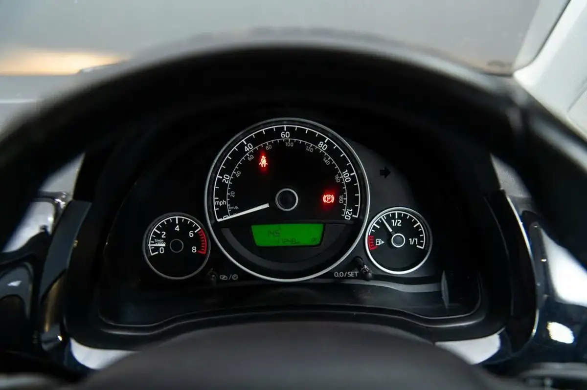 2016-skoda-citigo-10-se-l-greentech-75ps-5d-big-12