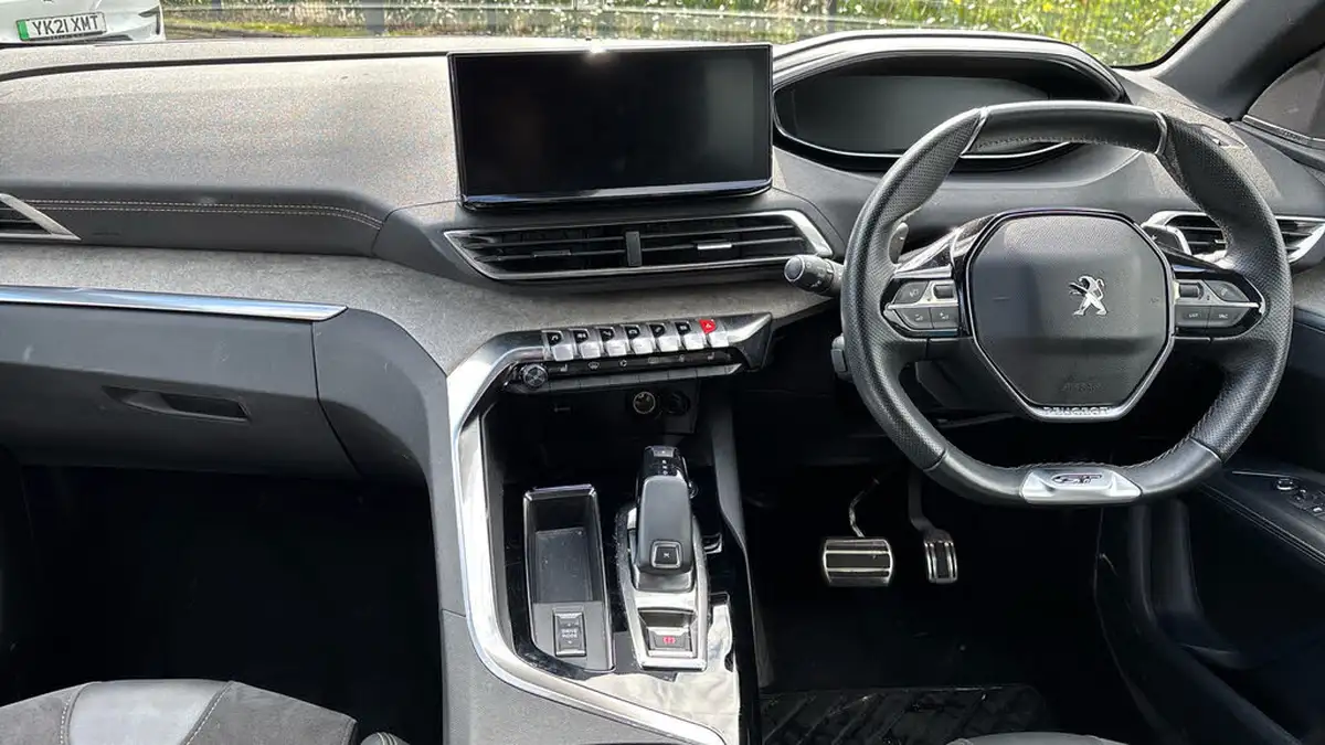 2021-peugeot-3008-suv-12-puretech-gt-premium-big-10