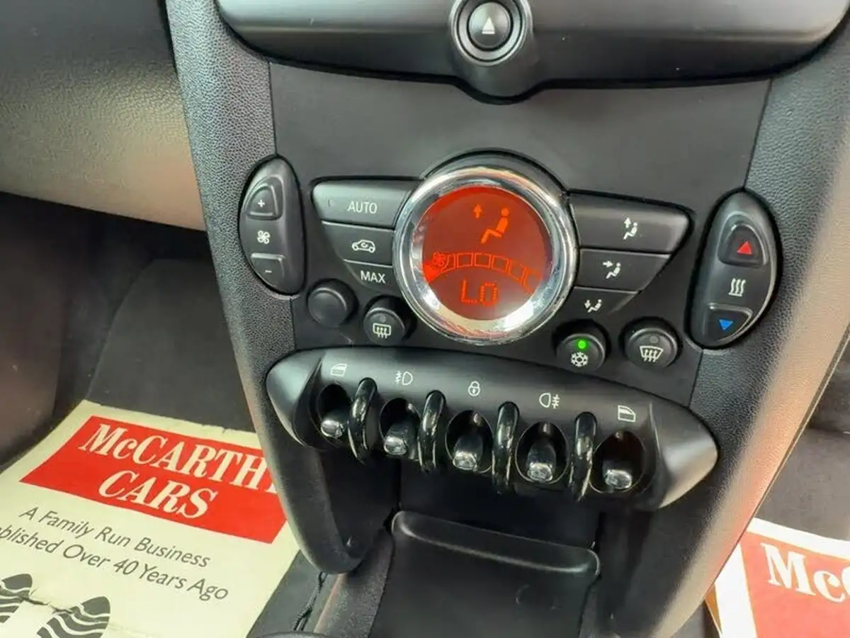 2012-mini-clubman-16-one-auto-big-33