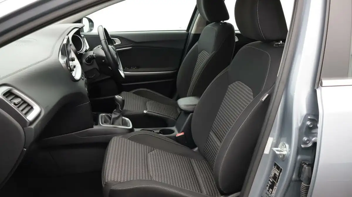 2022-kia-ceed-10-t-gdi-2-sportswagon-big-14