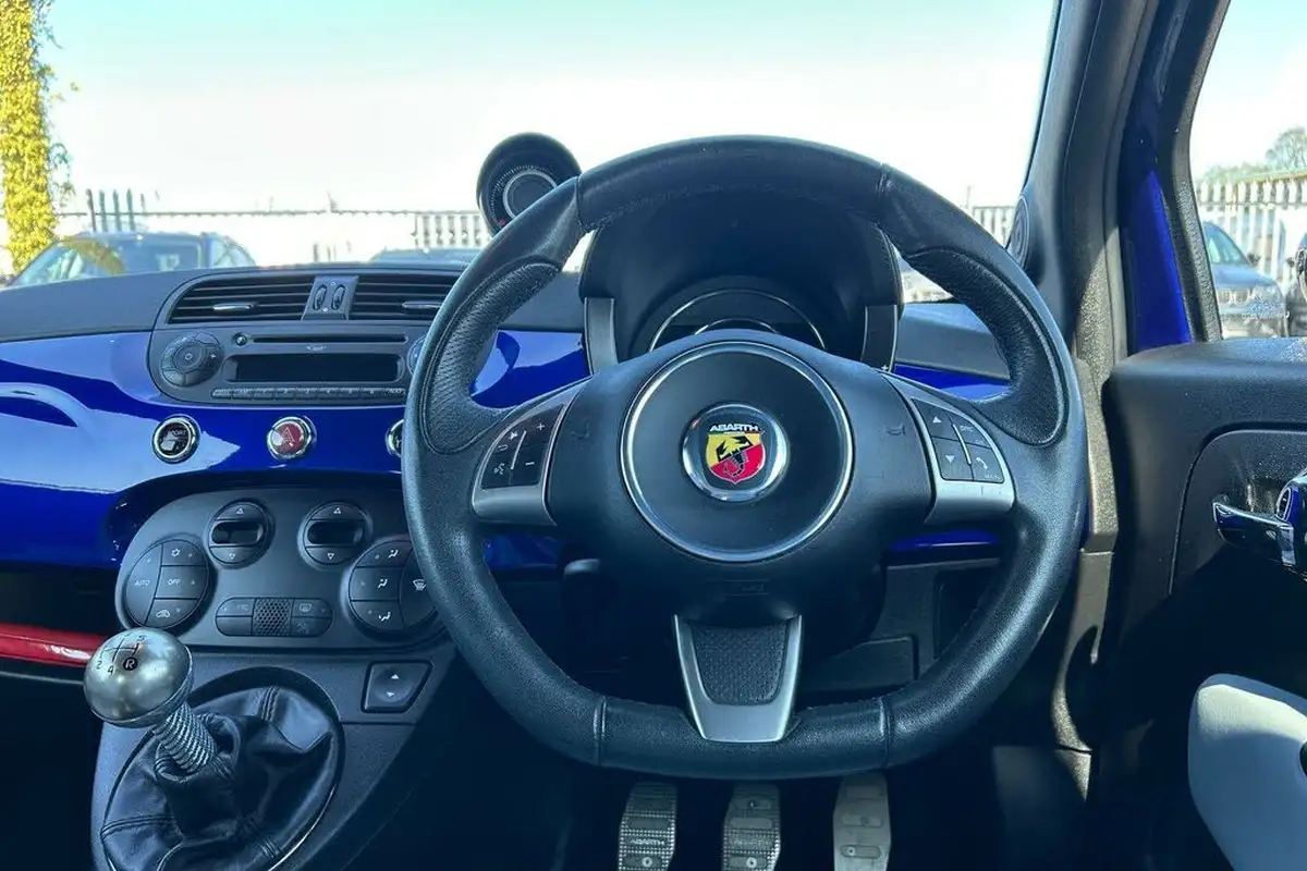 2016-abarth-500-14-tjet-595-turismo-160bhp-big-14