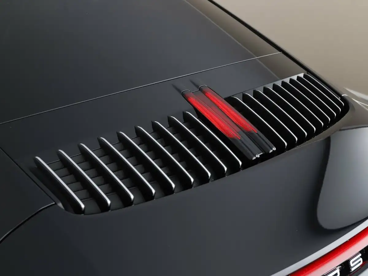 2024-porsche-911-30-carrera-4-coupe-big-34
