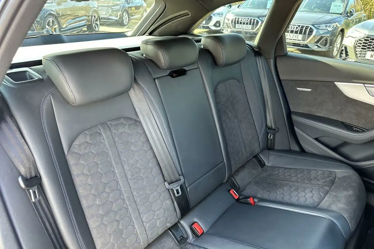 2021-audi-rs4-avant-29-tfsi-nogaro-edition-big-30