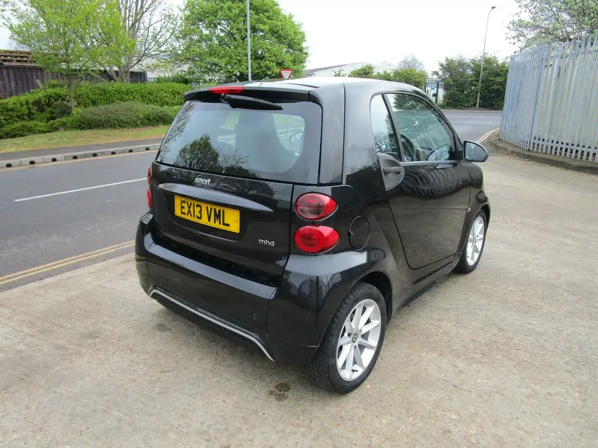 2013-smart-fortwo-10-passion-71bhp-coupe-big-3