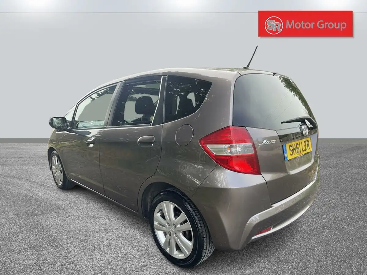 2012-honda-jazz-14-ex-big-9
