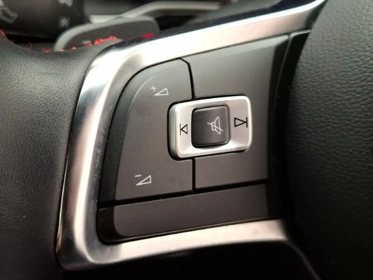 2020-volkswagen-polo-20-tsi-gti-big-16