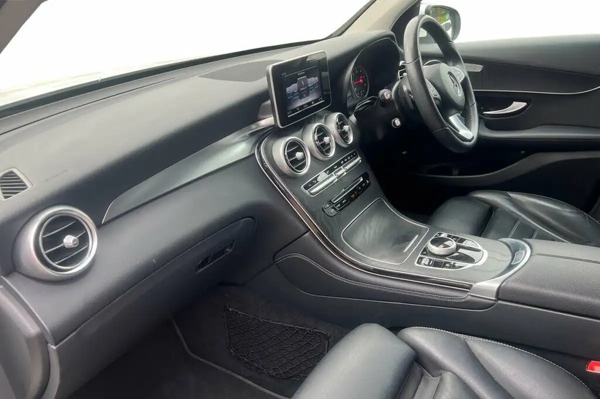 2018-mercedes-benz-glc-class-21d-glc220d-sport-ss-station-wagon-5d-big-8
