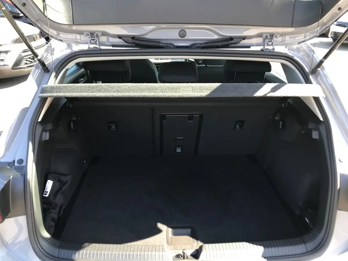 2024-volkswagen-golf-10-tsi-life-hatchback-big-7