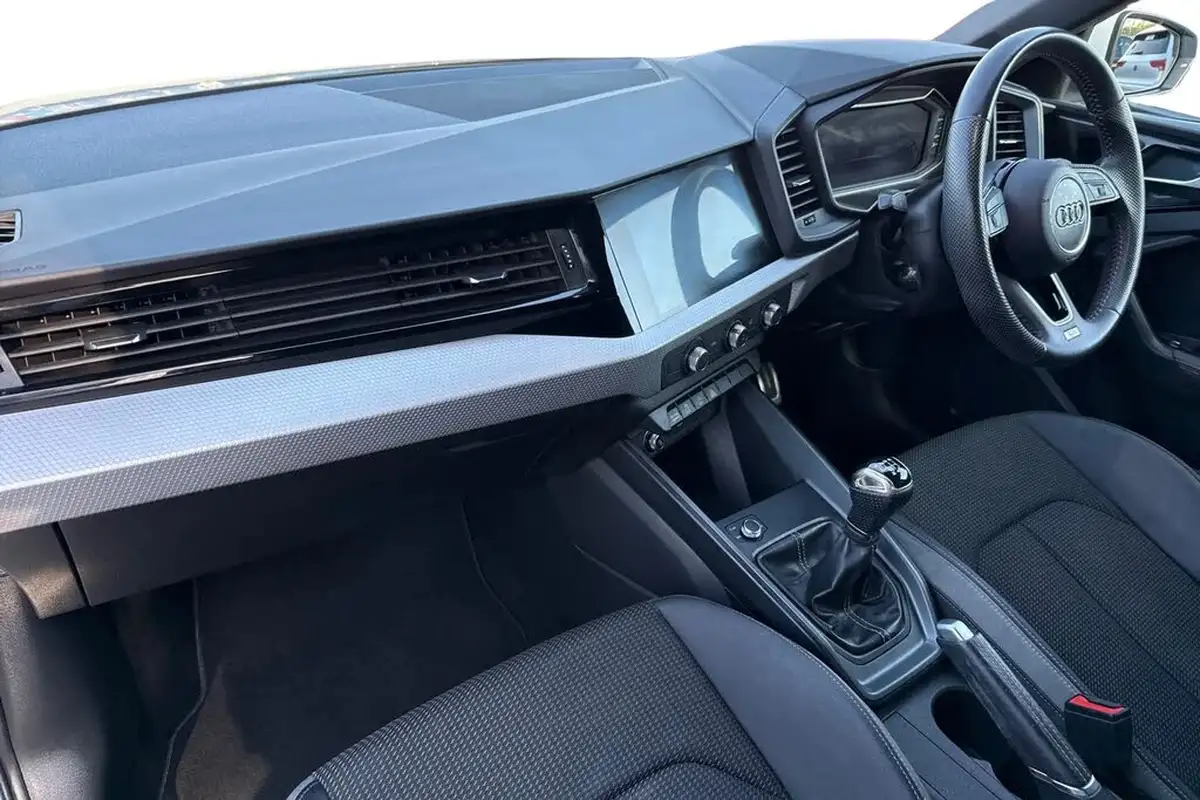 2019-audi-a1-10-30-tfsi-s-line-big-14