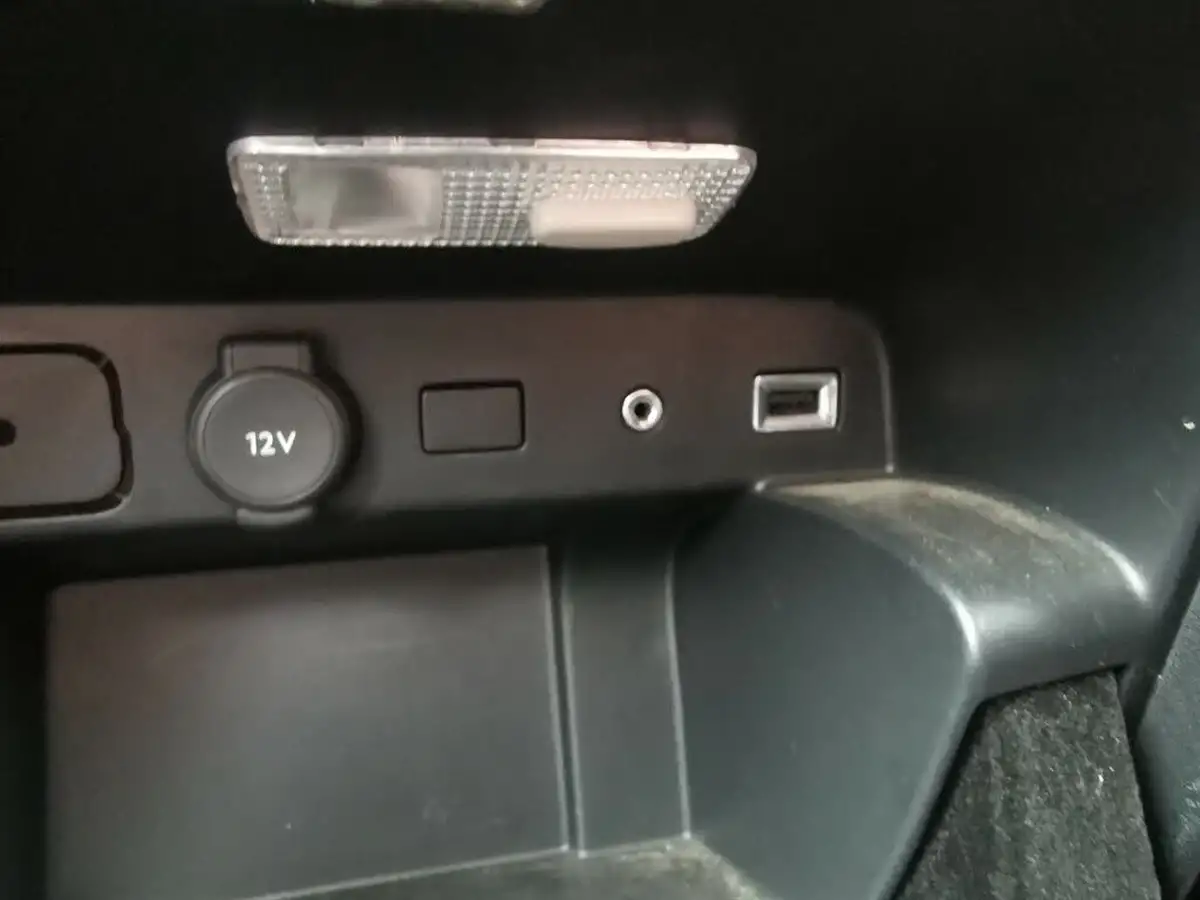 2015-citroen-grand-c4-picasso-16e-hdi-vtr-115ps-ss-etg6-big-20