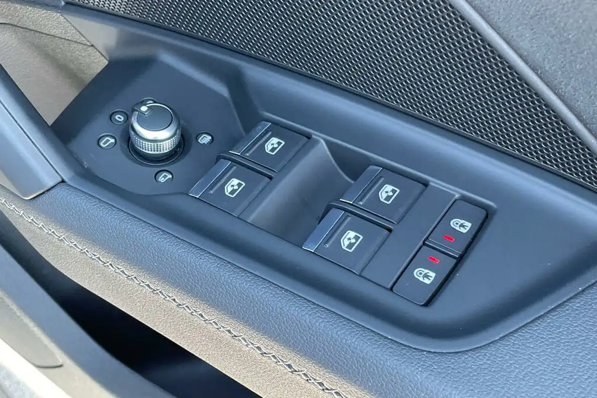 2022-audi-s3-20-tfsi-sportback-5d-big-18