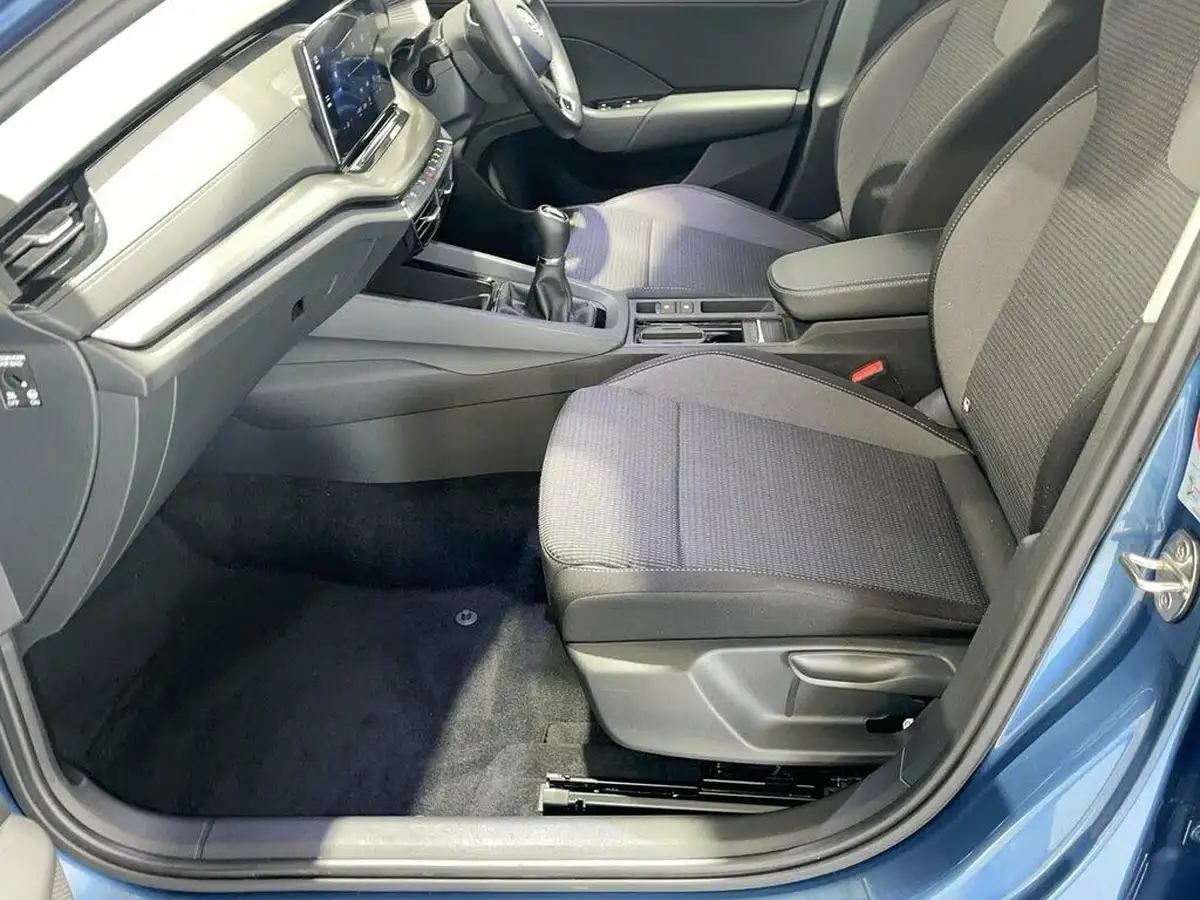 2021-skoda-octavia-20tdi-se-technology-115ps-scr-estate-big-24