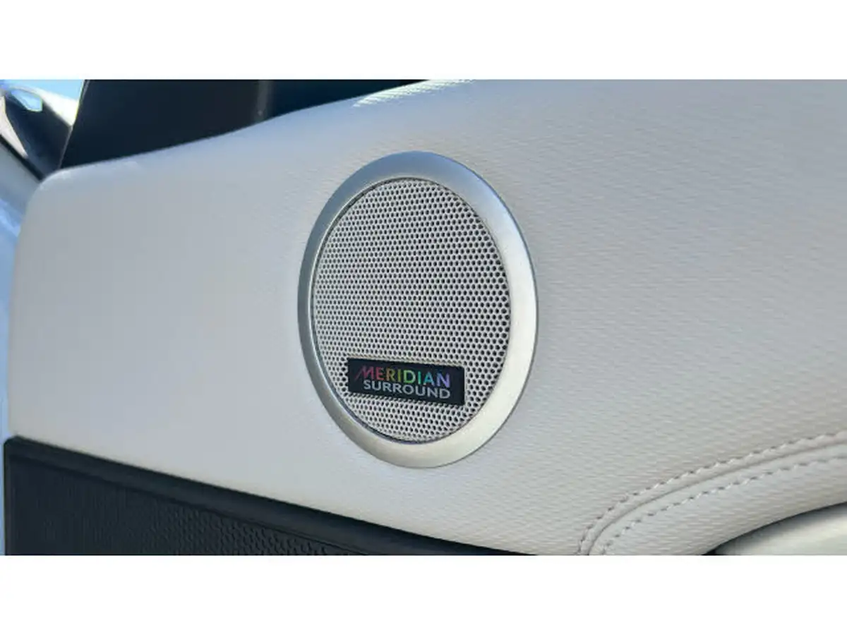 2023-land-rover-discovery-30-d300-dynamic-hse-big-36