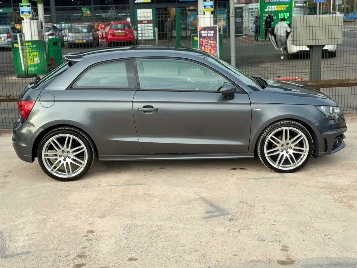 2013-audi-a1-16td-s-line-hatchback-3d-big-12
