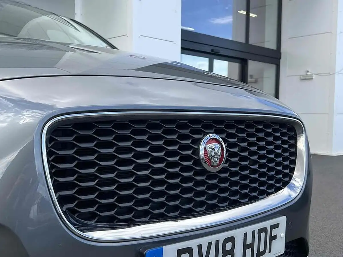 2018-jaguar-e-pace-20-i4-s-ss-big-18