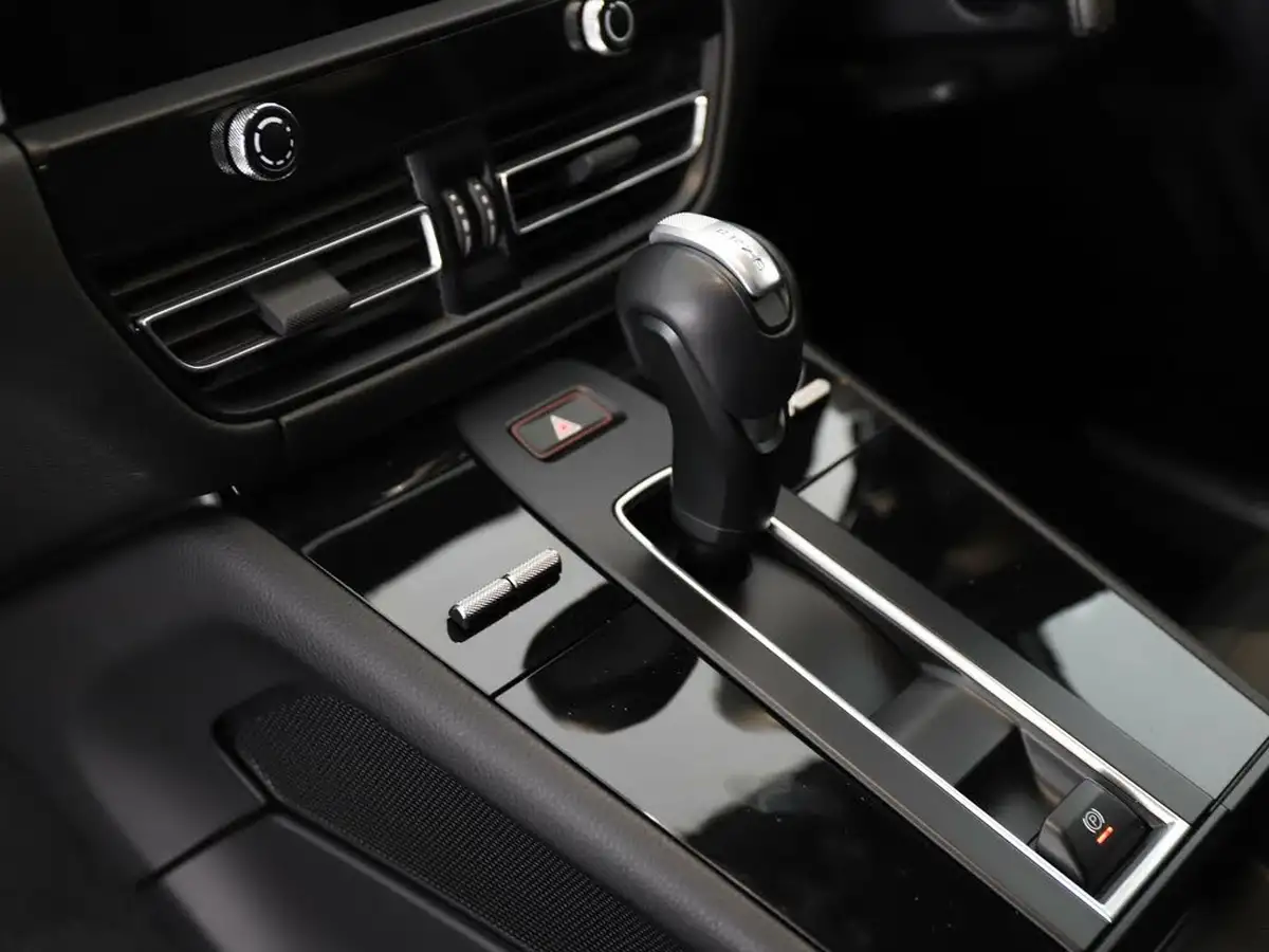 2023-porsche-macan-29-v6-s-big-37