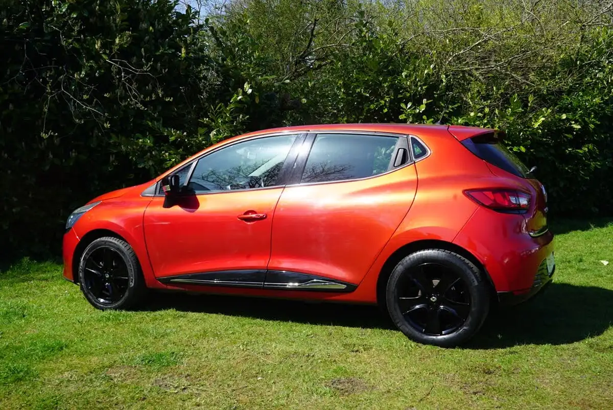 2015-renault-clio-12-dynamique-nav-big-13