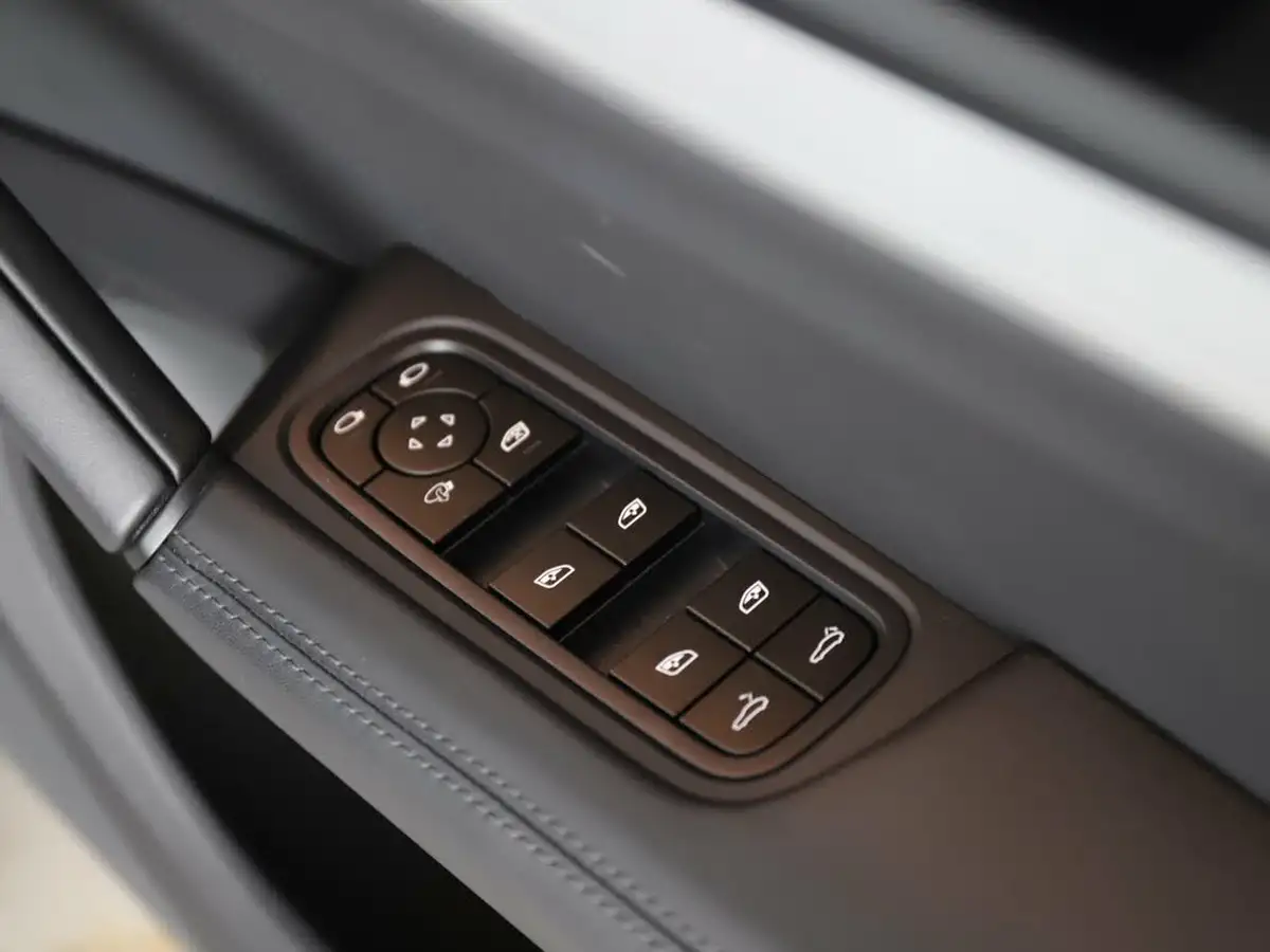 2023-porsche-cayenne-30-v6-353ps-coupe-big-41