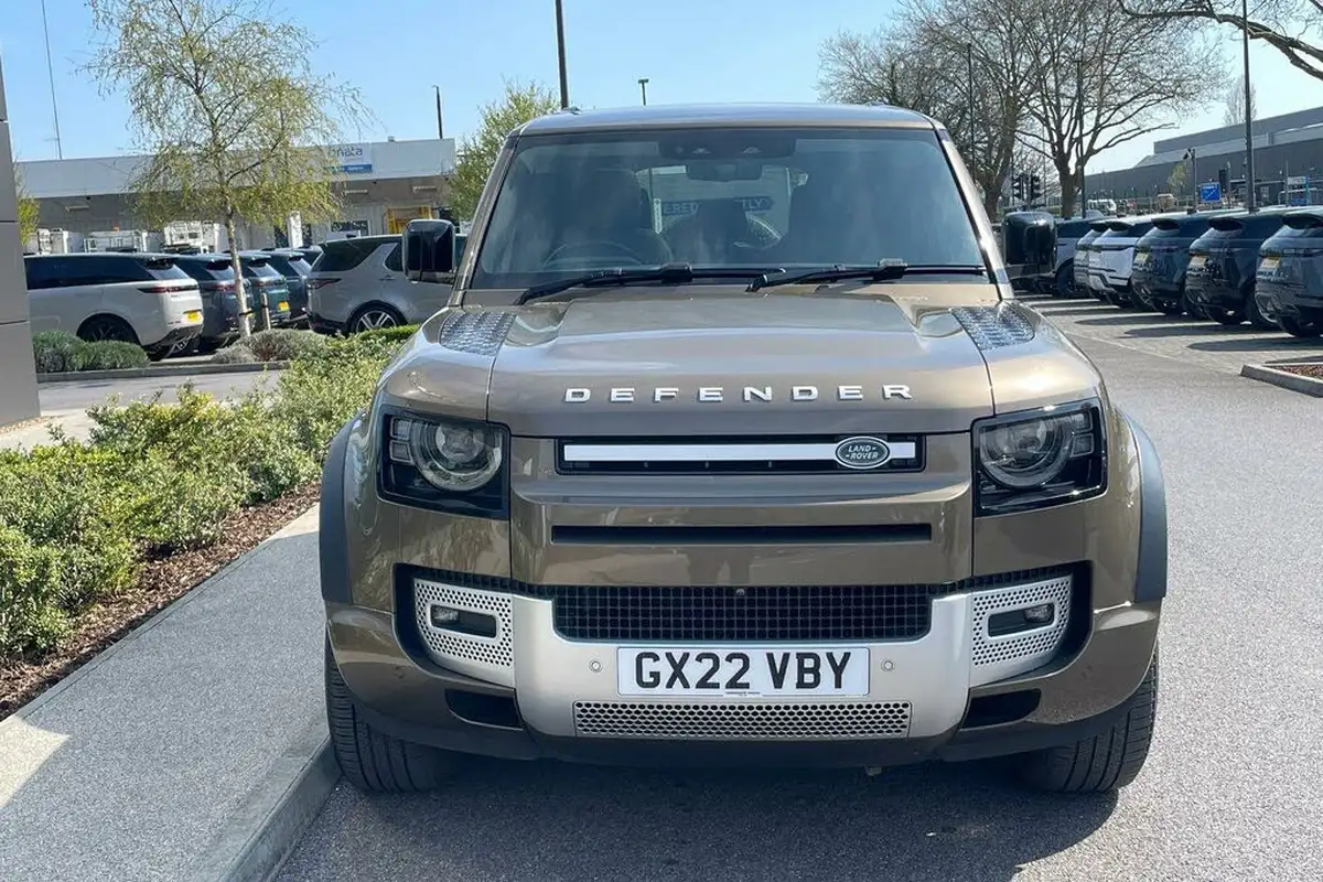 2022-land-rover-110-defender-30-d250-xs-edition-big-14