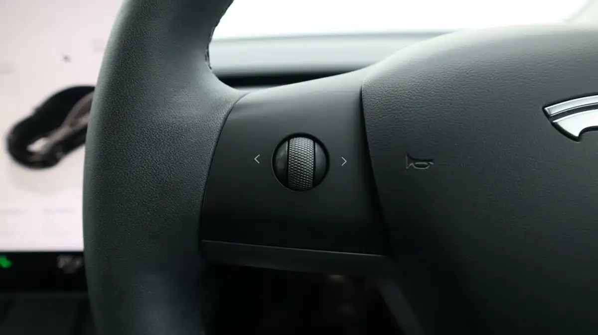 2023-tesla-model-3-e-rwd-long-range-big-22