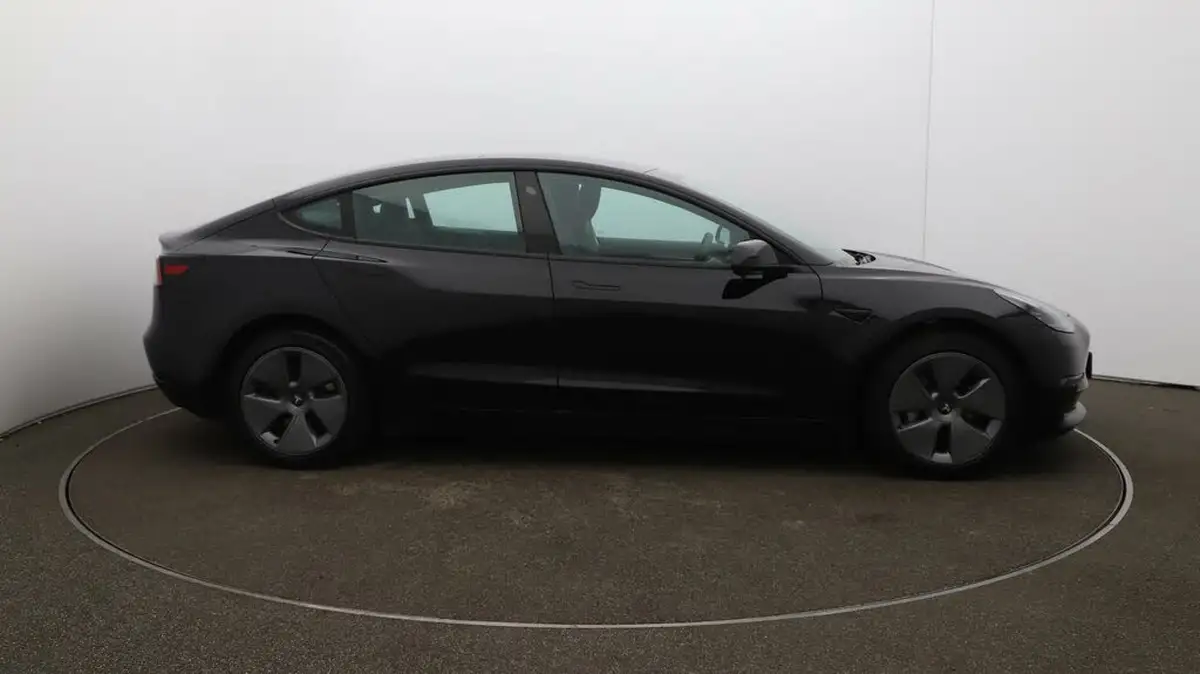 2023-tesla-model-3-e-rwd-long-range-big-40