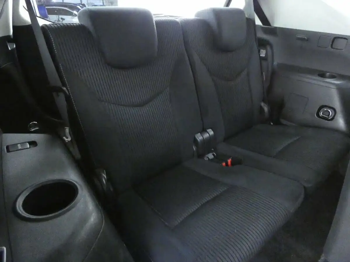 2019-toyota-prius-18-vvt-i-icon-ss-big-16