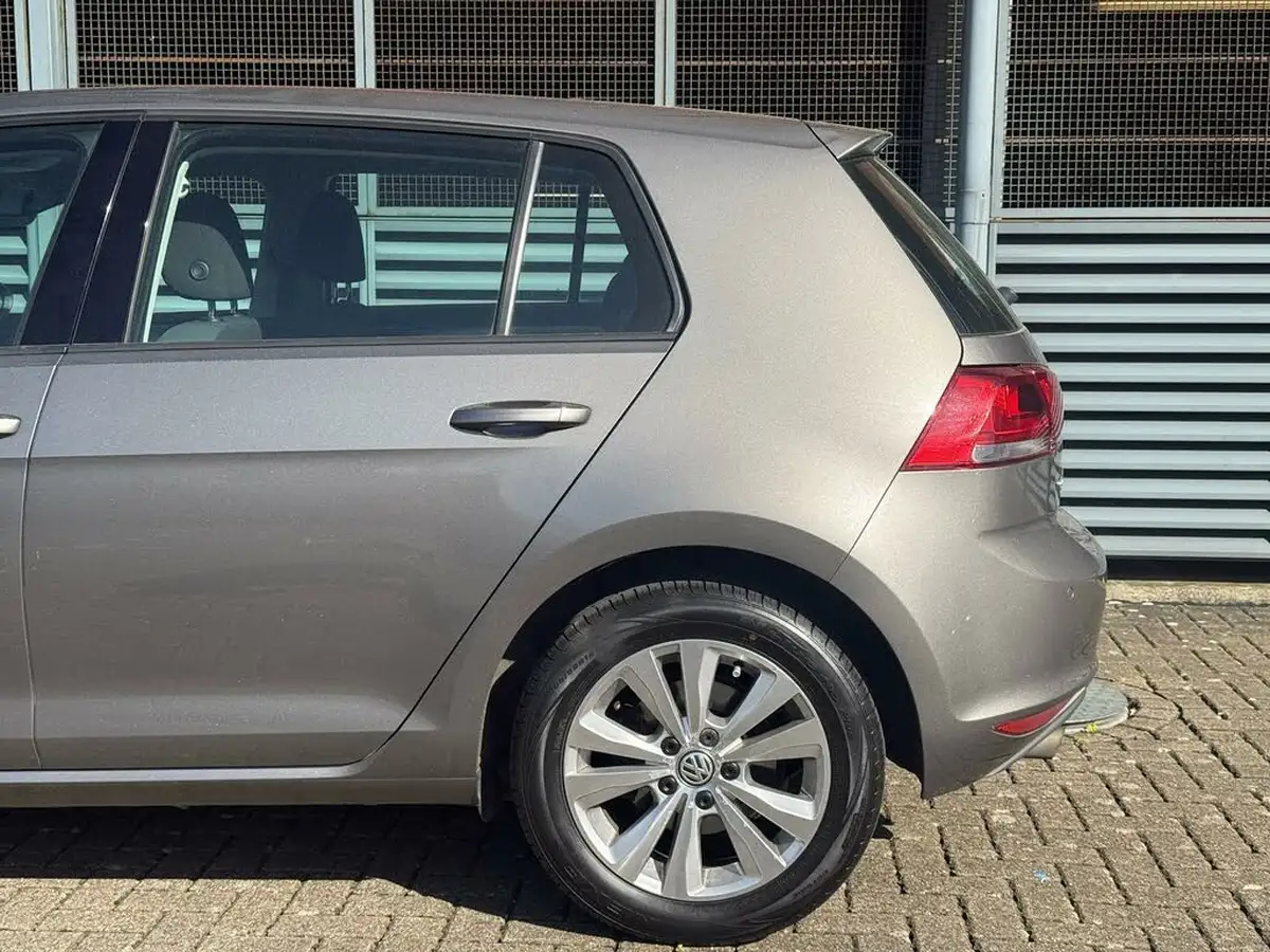 2014-volkswagen-golf-14-se-122ps-bmtss-hatchback-5d-1395cc-big-16